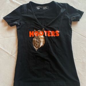 HOOTERS BLACK SHORT SLEEVE TOP SIZE SMALL